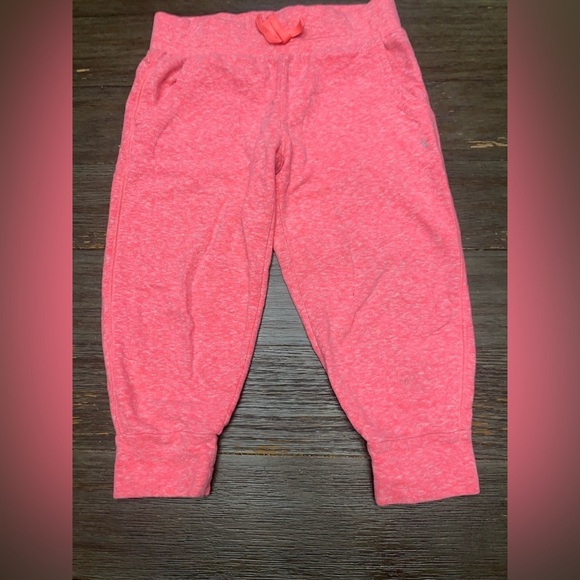 Girls bundle, lots of eight shirts, joggers, and shorts size 7-8 - Picture 9 of 9